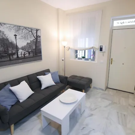 Rentalsevilla Patio En La Esencia De Triana Appartamento Siviglia